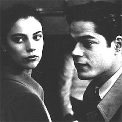 Maribel Verdú y Jorge Sanz, en una escena de <i>Amantes</i>.