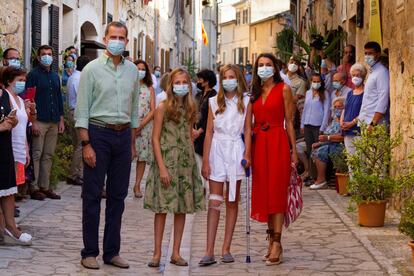 Leonor y su hermana la infanta Sofía acompañaron a sus padres los Reyes durante las visitas que realizaron este verano en Palma para apoyar a la isla en tiempos de pandemia.