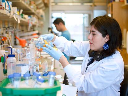 La joven científica mexicana que trabaja en una ‘súpervacuna’ contra el coronavirus en EE UU