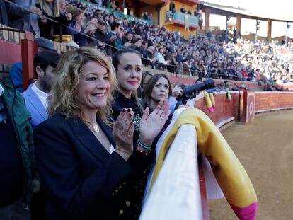 María Pilar Miranda, presidenta de la Autoridad Portuaria de Huelva y candidata del PP al Ayuntamiento onubense, en un festival taurino benéfico celebrado el Día de Andalucía. / @PresiAPHuelva