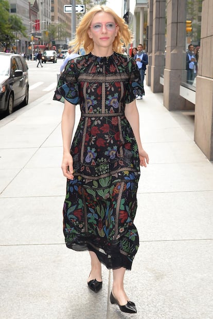 Cate Blanchett es el vivo ejemplo de cómo ser elegante en todo momento y lugar. La protagonista de Blue Jasmine defiende como nadie el zapato plano en la calle, la alfombra roja o donde se tercie.