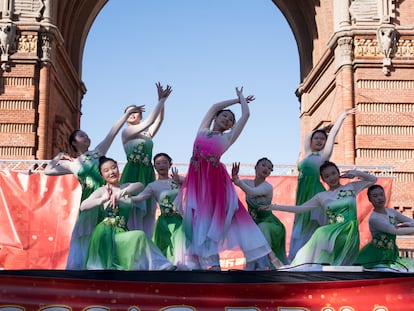 Edición de 2023 del Año Nuevo Chino en el Arc del Triomf