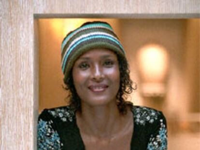 Waris Dirie, autora de <b></b><i>Amanecer en el desierto.</i>