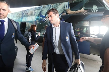 Iker Casillas parte del aeropuerto Francisco Sá Carneiro hacia Alemania, donde jugó en la fase de grupos de la Liga de Campeones, el 17 de septiembre de 2018.