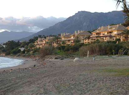 Viviendas ilegales en la zona de Río Real, en Marbella.