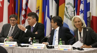 Los encargados de inaugurar la quinta reunión de ministros de Hacienda de las Américas.