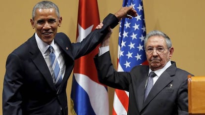 Barack Obama and Raúl Castro at the historic meeting between the two leaders in Havana, in 2016. 