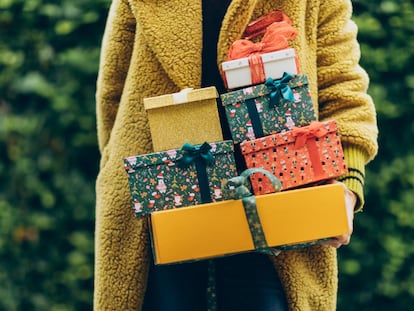 Tocar ponerse manos a la obra para elegir el mejor regalo. GETTY IMAGES.