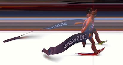 Photo finish de la llegada del triatlón femenino. Norden, en primer término.