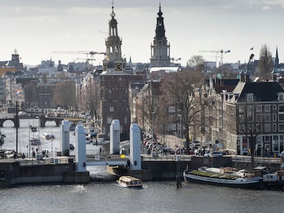 Vista de la ciudad de Ámsterdam (Países Bajos), el 25 de febrero.