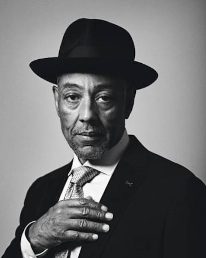 Giancarlo Esposito posa para ICON con la fría mirada del vegano que sabe que un entrecot poco hecho no es una vaca casi viva.