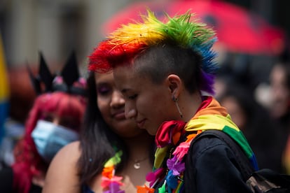 La primera Marcha del Orgullo Homosexual de México tuvo lugar en la Ciudad de México en junio 1979.