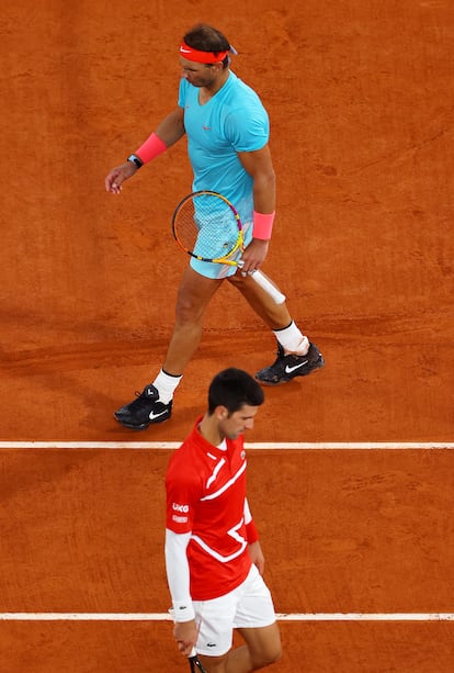 Rafael Nadal y Novak Djokovic, durante la final de Roland Garros, el 11 de octubre de 2020.