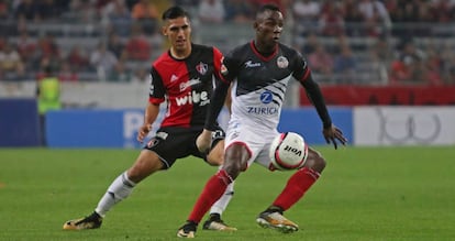 Julián Quiñónes, goleador y ausente del equipo de manera indefinida.