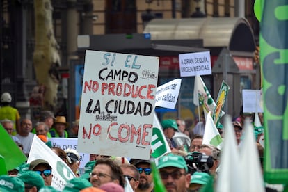 La manifestación de la sequía frente al Ministerio de Agricultura el 5 de julio de 2023 / EDP