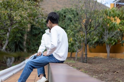 Muhammad Musa y Muhammad Umar, dos adolescentes pakistaníes, el viernes en el centro de la Fundación Samu, en Gran Canaria.