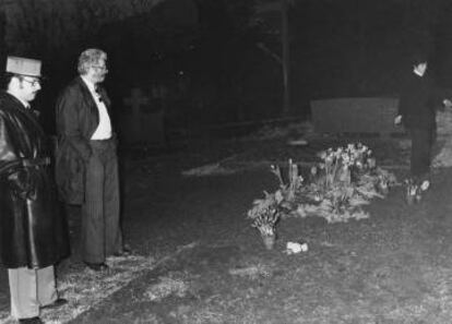 Imagen de la tumba de Charles Chaplin (en el cementerio de Corsier-sur-Vevey, Suiza), profanada en 1978.