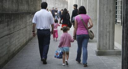 Las ayudas para conciliar la atenci&oacute;n a los hijos con el trabajo son clave en la natalidad. 