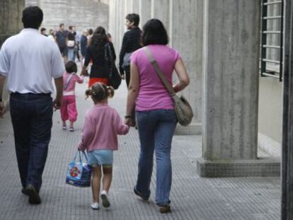 Las ayudas para conciliar la atenci&oacute;n a los hijos con el trabajo son clave en la natalidad. 