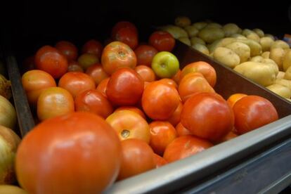 Tomate é um dos alimentos avaliados pelo Dieese.