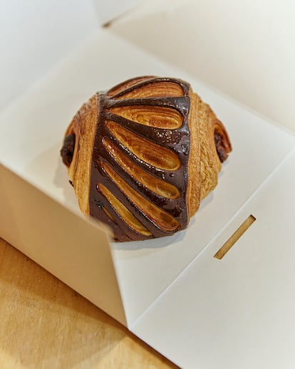 Napolitana de 'gianduja', del obrador Pan da Moa, en Santiago de Compostela. 