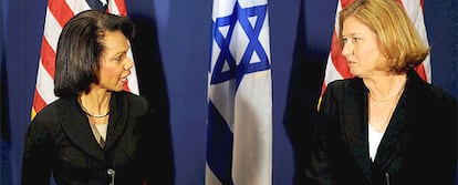 La secretaria de Estado, Condoleezza Rice, en rueda de prensa con la ministra de Exteriores israelí, Tzipi Livni