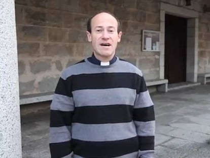 Un párroco de Villalba dice que los transexuales deben aceptar el cuerpo que les da “Dios”