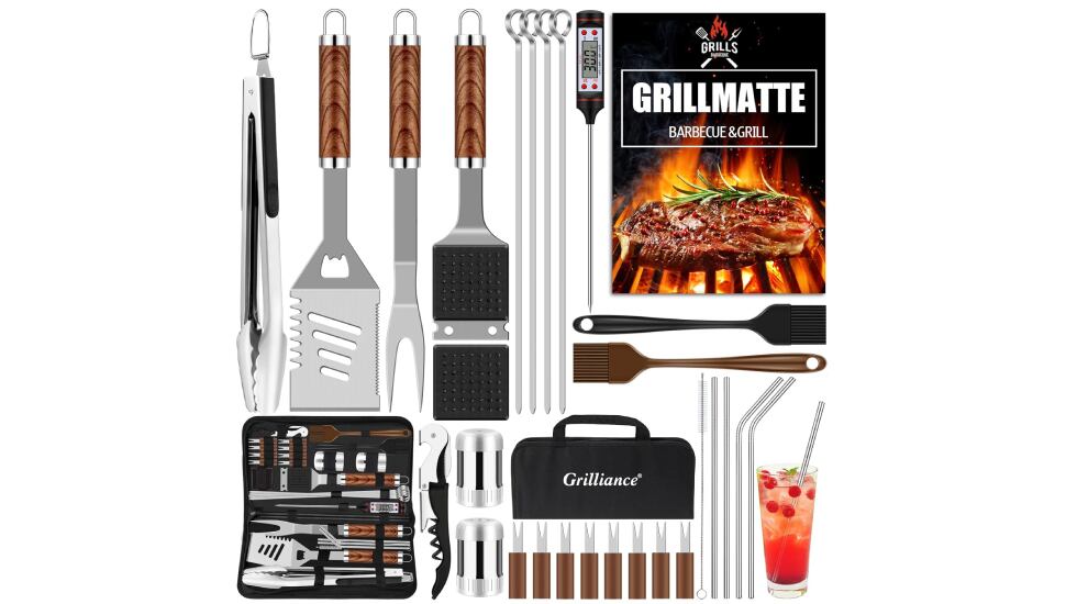 Lote de 30 utensilios para usar la barbacoa.