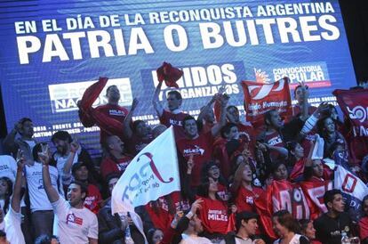 Manifestación em Buenos Aires pela crise da dívida.