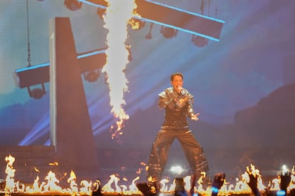 El noruego Kyle Alessandro, interpreta el tema "Lighter", durante la primera semifinal del Eurovisión