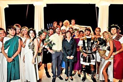 Una de las fiestas organizadas por los políticos italianos que costó 20.000 euros. La imagen ha sido obtenida de Facebook.