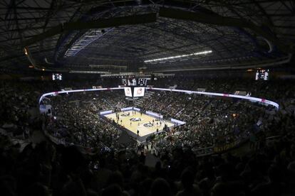 Ambiente en el Palacio de los Deportes José Mª Martín Carpena, durante la final de Copa del Rey entre el Unicaja Málaga y el Real Madrid, este domingo en Málaga.