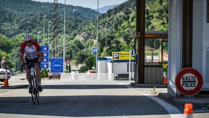 Primer dia de apertura de la frontera entre España y Francia en La Jonquera después de la pandemia.