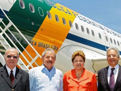 Sarney, Lula, Dilma, FHC e Collor antes de embarcarem para Johanesburgo.