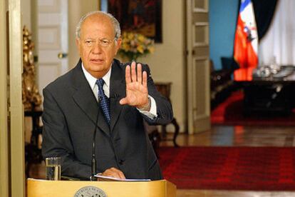 El presidente Ricardo Lagos, durante su discurso televisado a la nación.