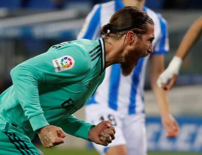 Sergio Ramos celebra tras marcar ante la Real Sociedad.