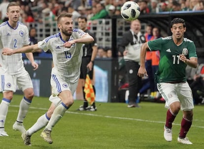 Vela en busca del balón.