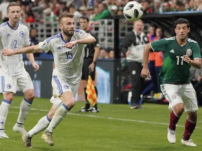 Vela en busca del balón.