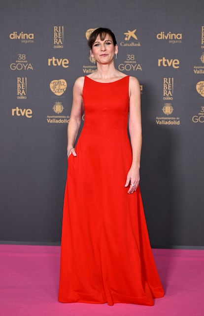 Malena Alterio, ganadora del Goya a mejor actriz protagonista por 'Que nadie duerma', con uno de los colores más vistos en la velada, el rojo. Su vestido, con bolsillos, es de Lorenzo Caprile, y sus joyas, de Mumit.