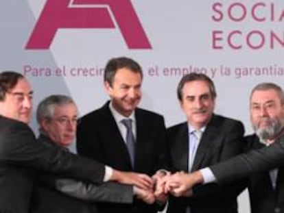 Gobierno, patronal y sindicatos rubrican el pacto social y económico