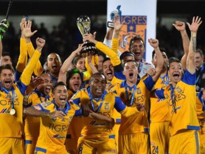 Tigres celebra la victoria en la final del Apertura.