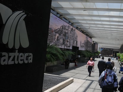 Pasillos dentro de las oficinas de TV Azteca.