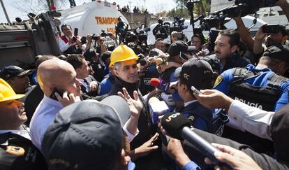 El alcalde de la Ciudad de México llegó hasta el hospital y señaló que no había peligro para los vecinos