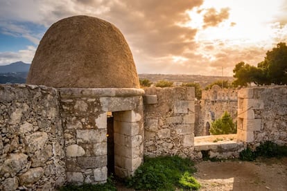 La fortaleza veneciana de Fortezza, en una colina de Rethymno, en la isla griega de Creta.