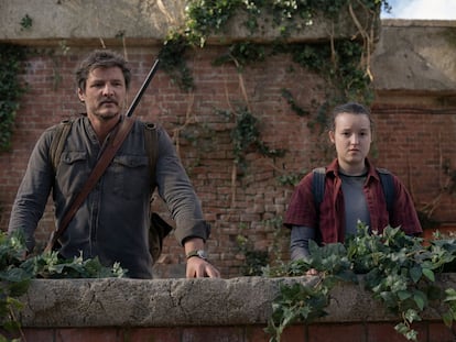 Pedro Pascal y Bella Ramsey en el último episodio de 'The Last of Us'.