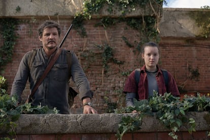 Pedro Pascal y Bella Ramsey en el último episodio de 'The Last of Us'.