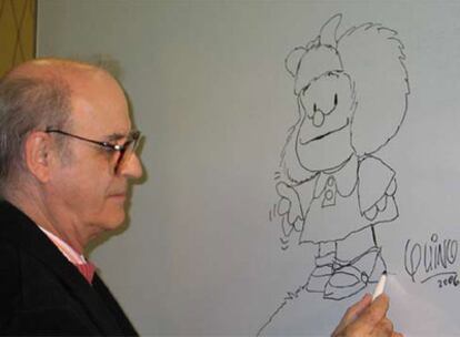 El caricaturista Quino y su creación más popular, Mafalda