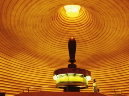 El Santuario del Libro, en Jerusalén (Israel), que contiene los Manuscritos del Mar Muerto, obra de Frederick Kiesler y Armand Phililip Bartos.