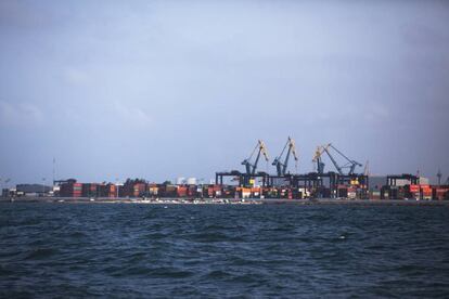 Visão general do porto de Veracruz, o cais comercial mais antigo de México.