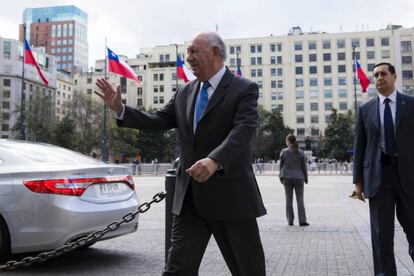 Ricardo Lagos llega al Palacio de la Moneda.